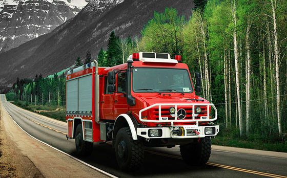 4x4 Unimog Forest Special Fire Truck com o tanque dobro da cabine e de água